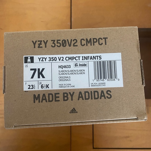 Yeezy 350V2 CMPCT Infants by adidas Gray Knited Sneakers - Like New Condition - Picture 2 of 9